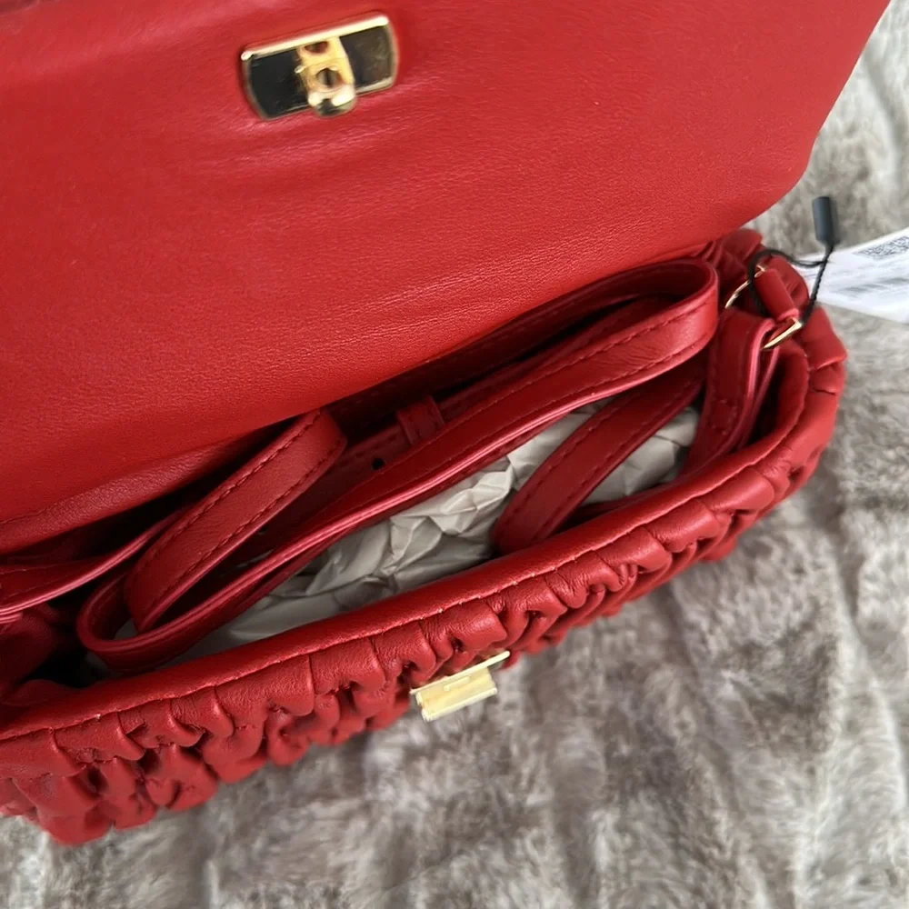 Mango Textured Crossbody - Picture 3 of 9